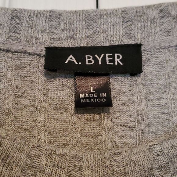 A. Byer Women's Cinch Sleeve Ribbed Hi Lo Top Size Large - Picture 5 of 5